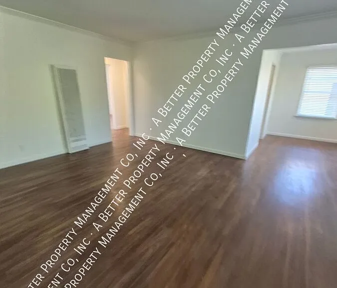 1739 E 1st St #10 — Photo 8