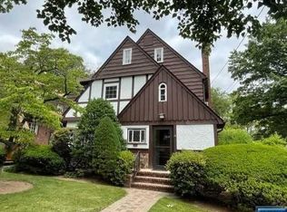 209 Van Buren Ave, Teaneck, NJ 07666