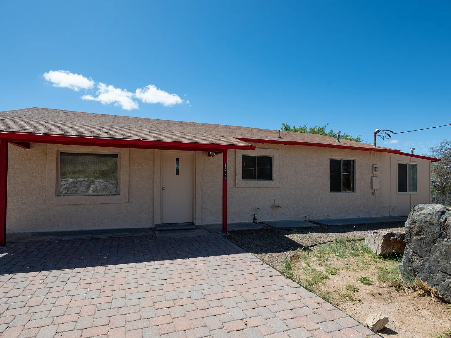 2 bed, 1300 sqft, $2,000 — Photo 1