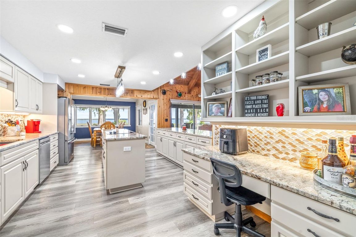 next background image