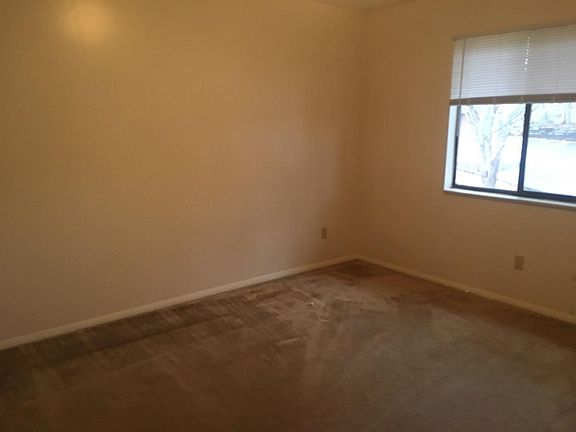 4th image of 2914 S Greenwood Dr #61