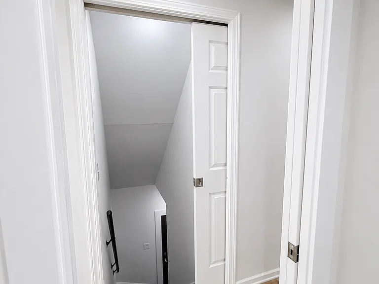 2002 Valentine Ave #2 — Photo 34
