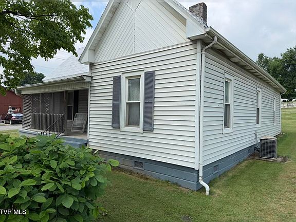 3rd image of 1506 Pittstown Rd
