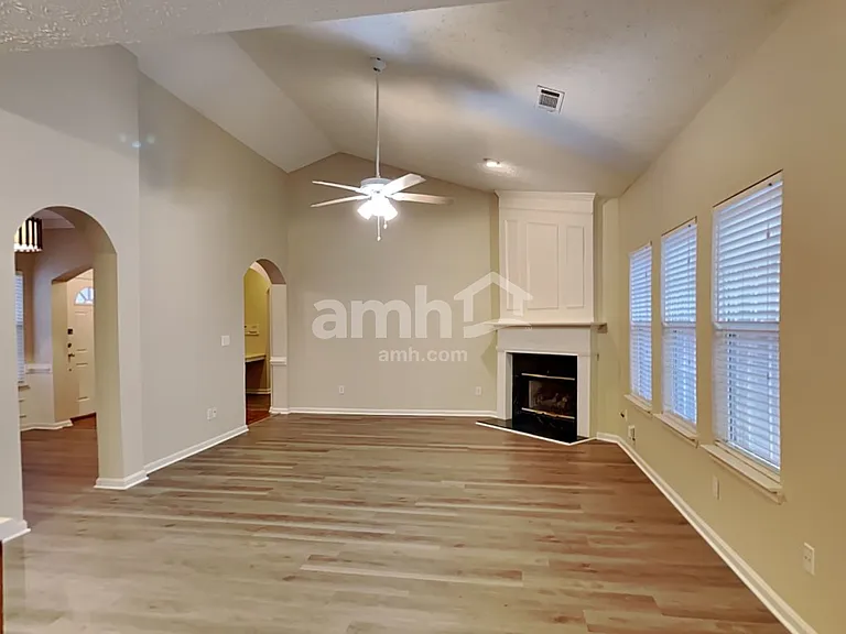 501 Gables Ct — Photo 8