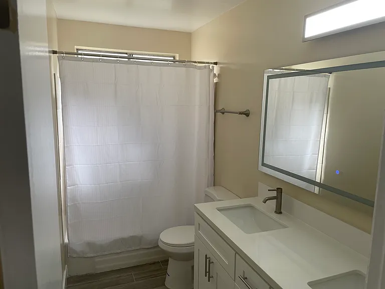 5044 Cahuenga Blvd #1 — Photo 6
