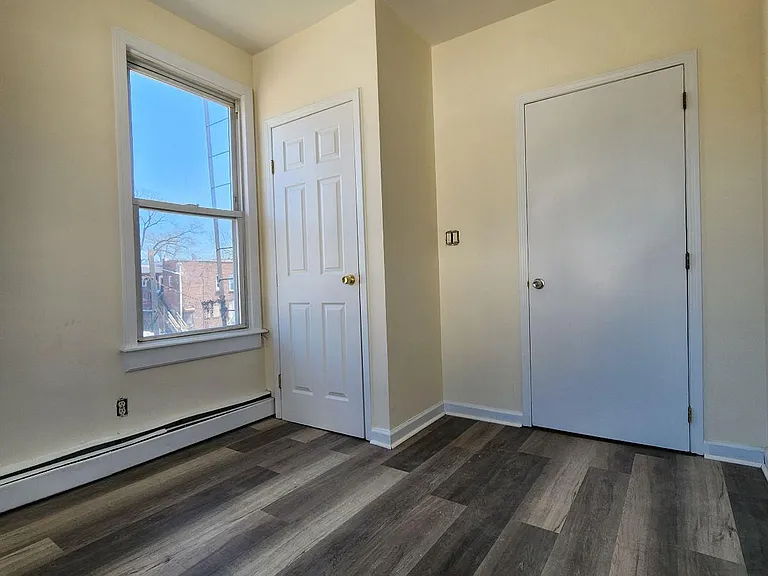 431 Madison Ave #2B — Photo 5