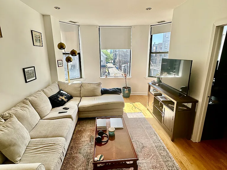 1143 N Mozart St #2F — Photo 1