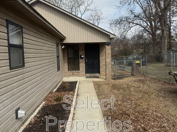 636 W Oak Ave #B