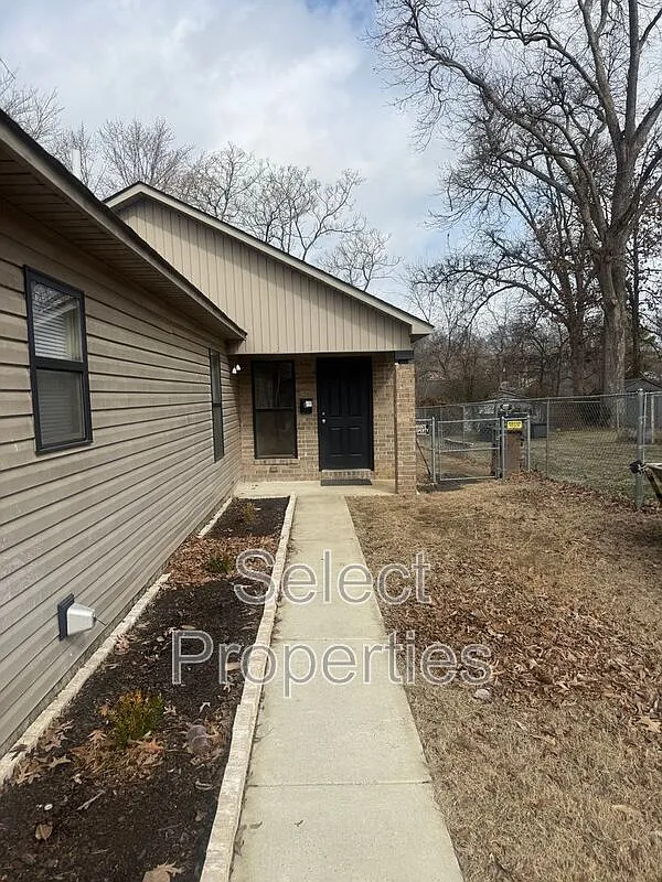 Photo 1 of 13 - 636 W Oak Ave #B - Jonesboro, AR Primary Photo - 636 W Oak Ave #B
