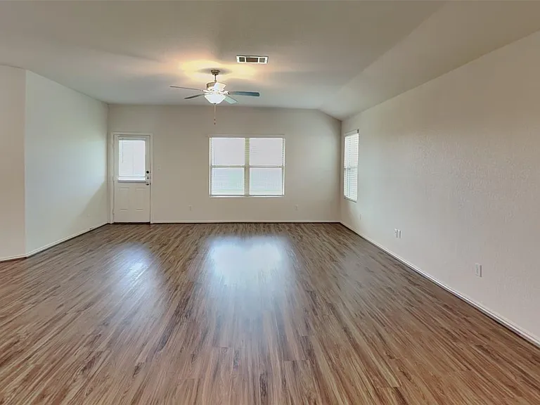 3356 Lauren Nicole Ln — Photo 2