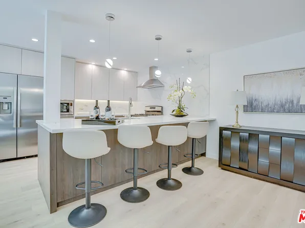 6030 Manton Ave, Woodland Hills, CA 91367