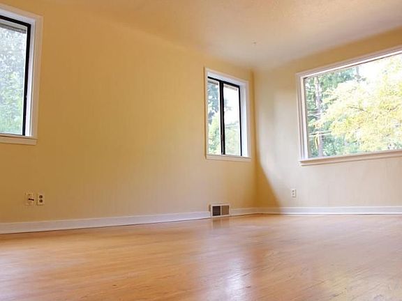 3rd image of 13412 4th Ave S
