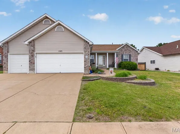 1169 Hickory Ridge Trl, Arnold, MO 63010