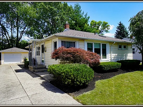 50 Pearce Dr, Amherst, NY 14226