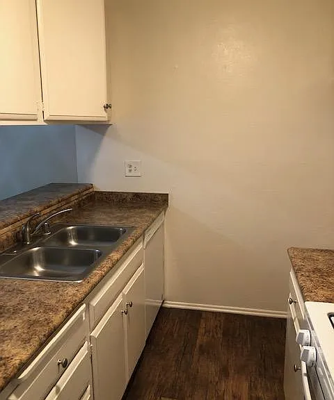 377 W Wilson St #10 — Photo 5