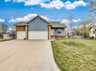 2136 E Brookstone St, Derby, KS 67037