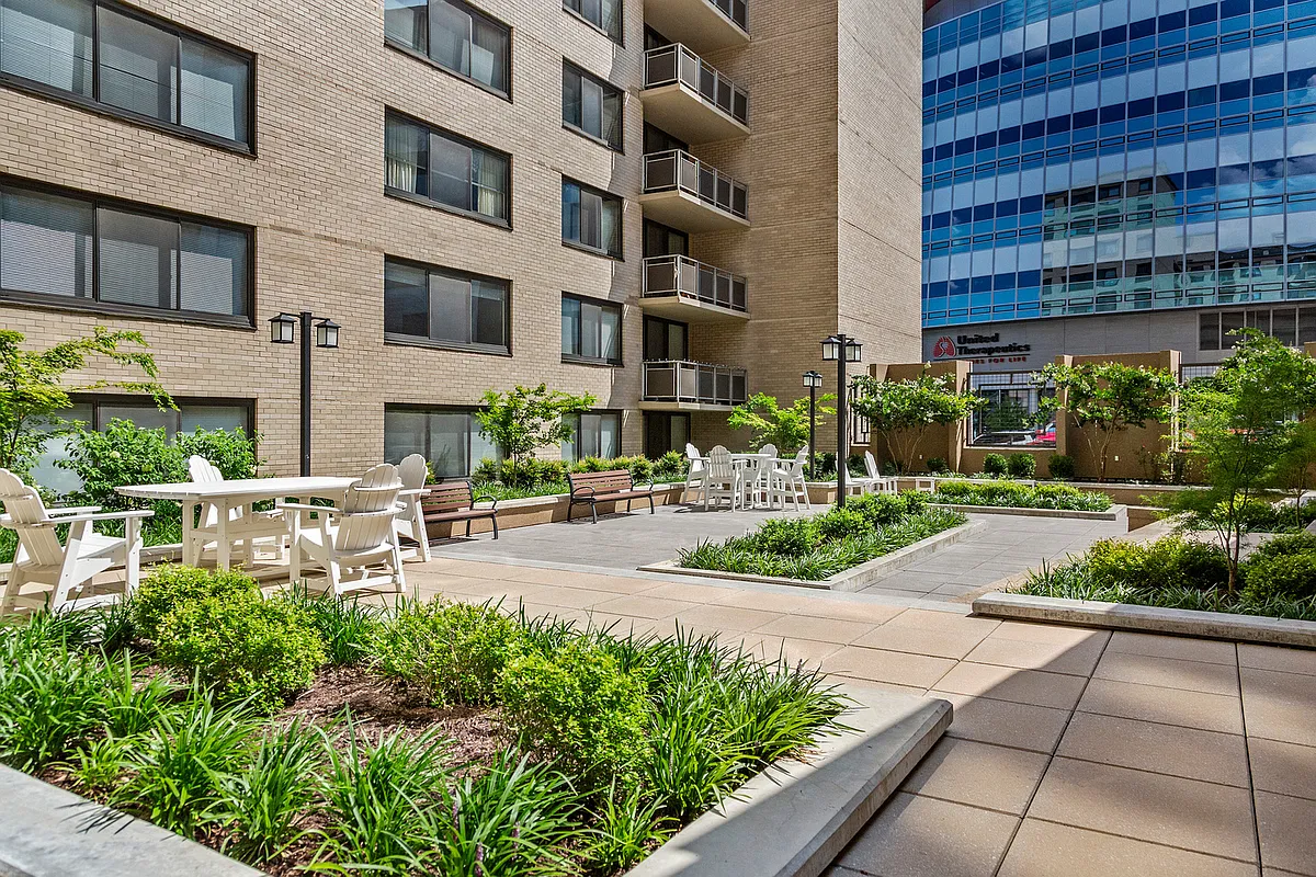 Building Photo - Cole Spring Plaza