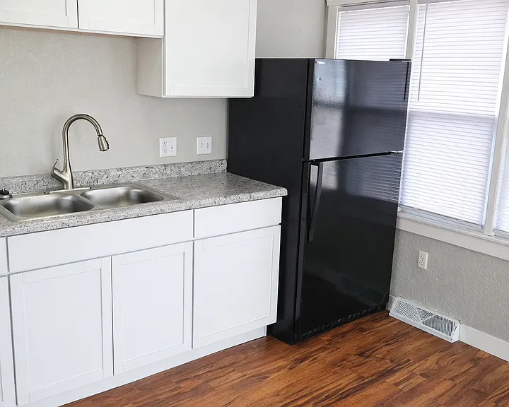 603 Superior Ave — Photo 2