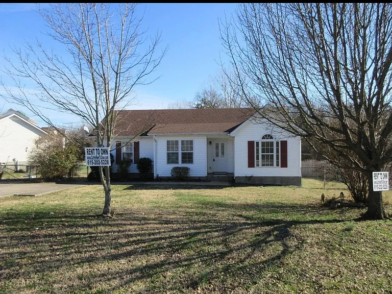 1551 Ridgemont Dr — Photo 1