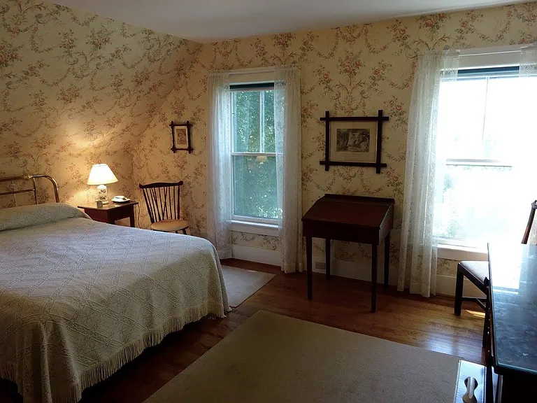 9 Pleasant St — Photo 12