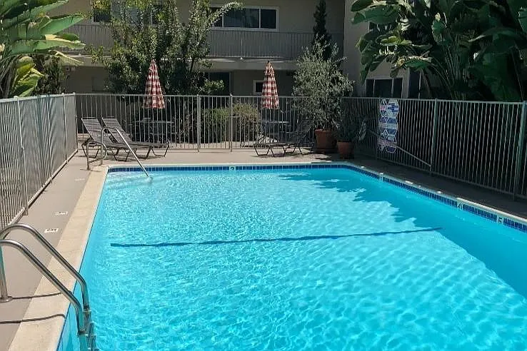 1 bed, 1092 sqft, $2,300 — Photo 2