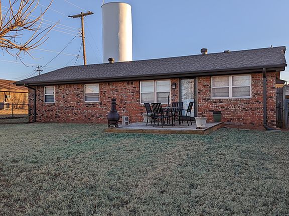2nd image of 5 Von Elm Ave