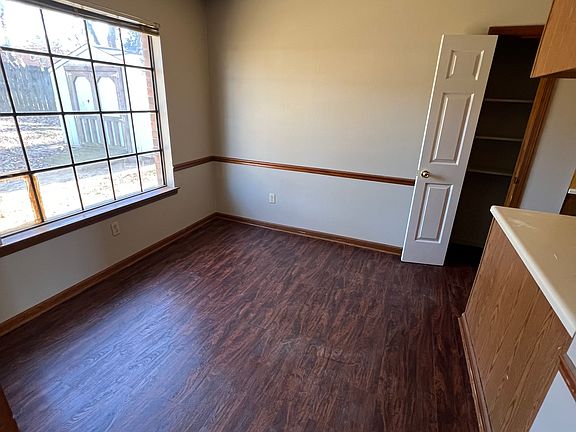 5th image of 8454 Bridgewood Dr