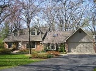 6806 Hillcrest Dr, Crystal Lake, IL 60012