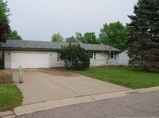 220 Jennifer Ln, Jordan, MN 55352