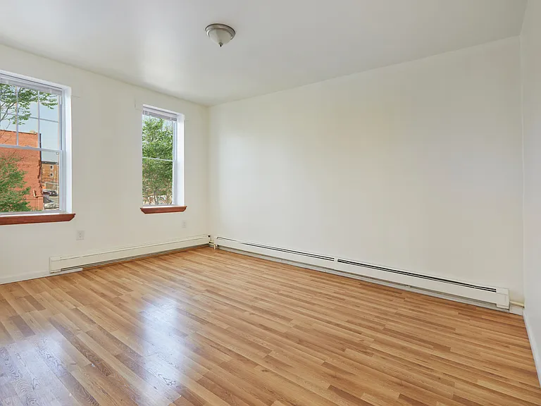 284 Berriman St #2 — Photo 4
