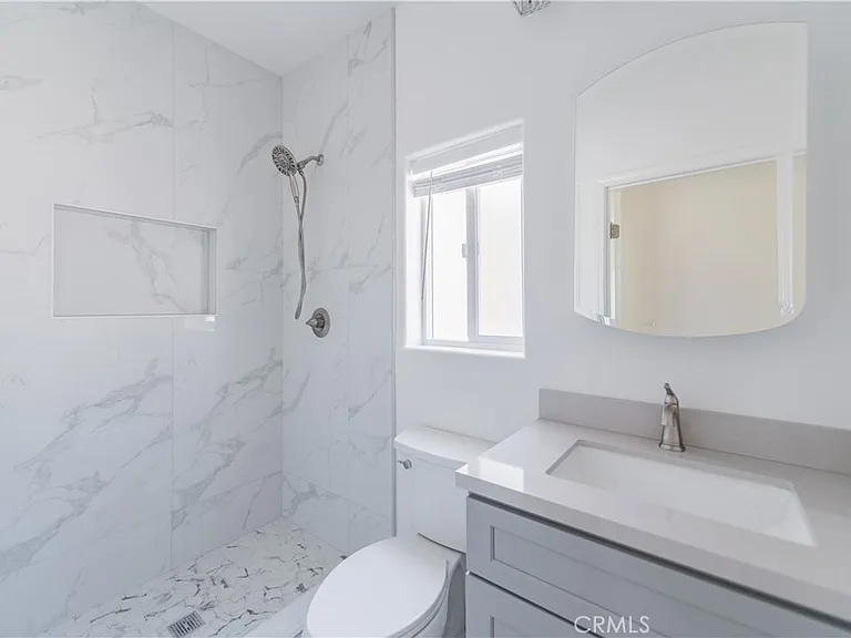 5033 Sultana Ave #B — Photo 15