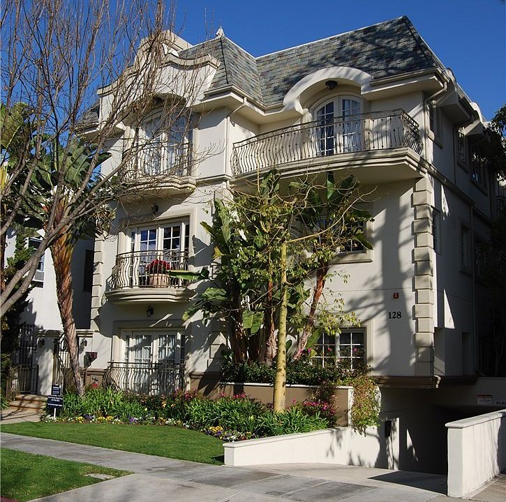 1st image of 128 S Elm Dr #201