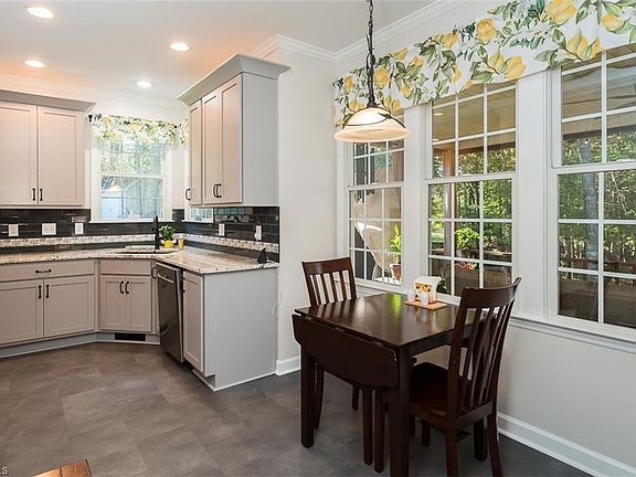 5th image of 417 Turnberry Dr