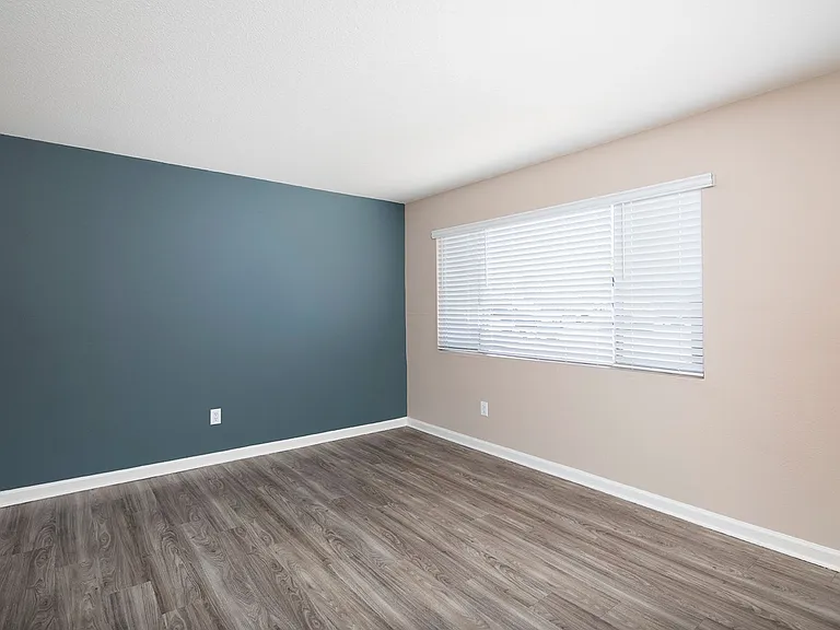 Park Ave Apartments — Photo 7