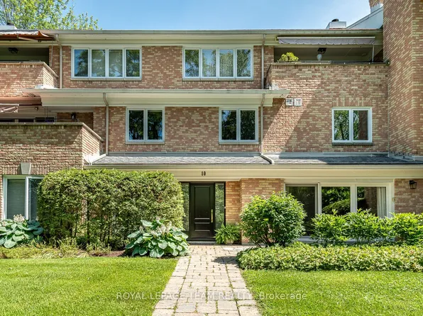 55 Whitemarl Dr #10, Ottawa, ON K1L 8J9
