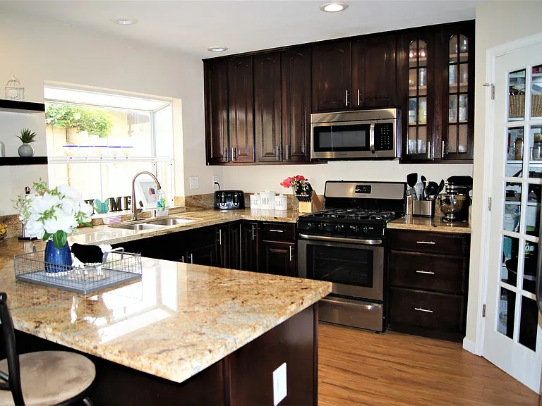 10756 Sayers Ct — Photo 8