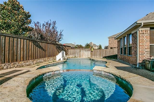 1st image of 2641 Glen Haven Ct