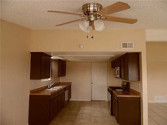 4th image of 4914 Round Rock Dr
