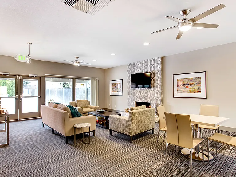 Parklane Apartments — Photo 5