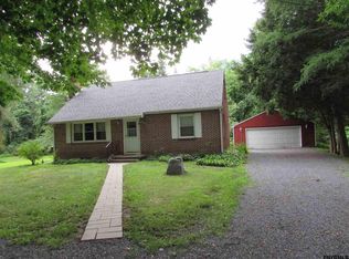 279 Van Wies Point Rd, Glenmont, NY 12077