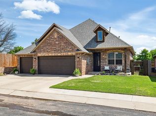 2001 Crimson Creek Dr, El Reno, OK 73036