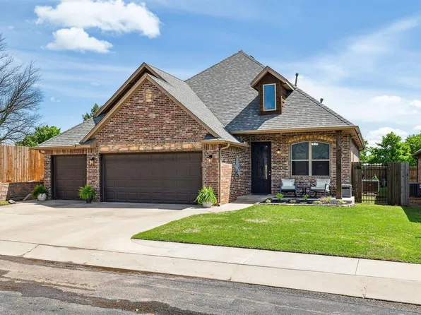 2001 Crimson Creek Dr, El Reno, OK 73036