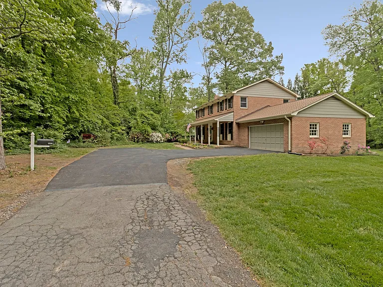 4329 Mount Vernon Memorial Hwy — Photo 2