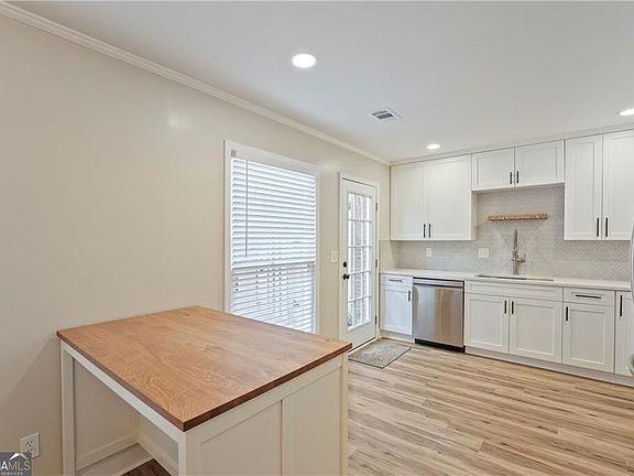 4th image of 3550 Knotsberry Ln #3550