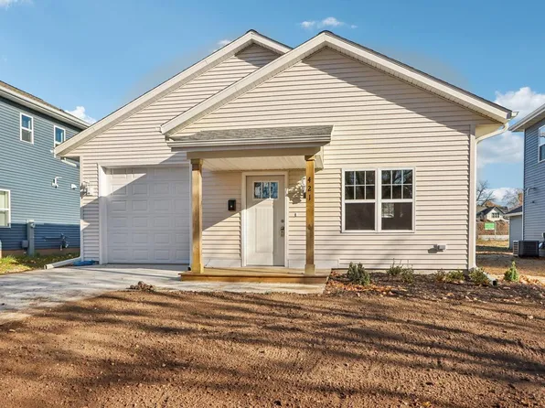 421 Oakland AVENUE, Waukesha, WI 53186