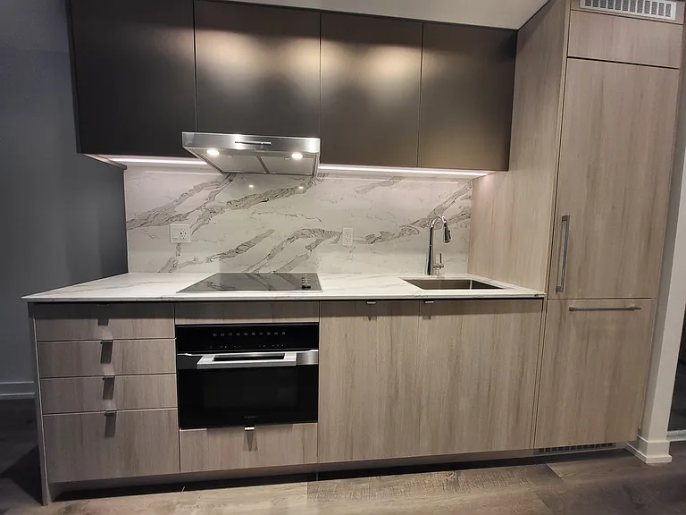 771 Yonge St — Photo 19