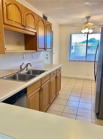 159 Lakeview Dr #204 — Photo 12