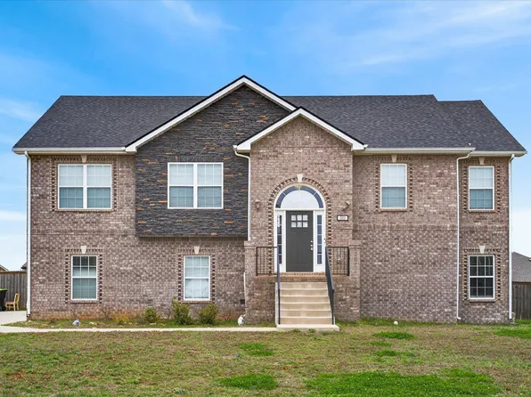 323 Dugger Dr, Clarksville, TN 37042