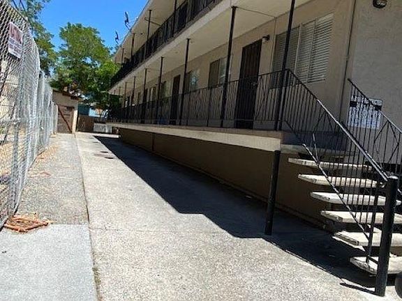 3rd image of 132 N 5th St