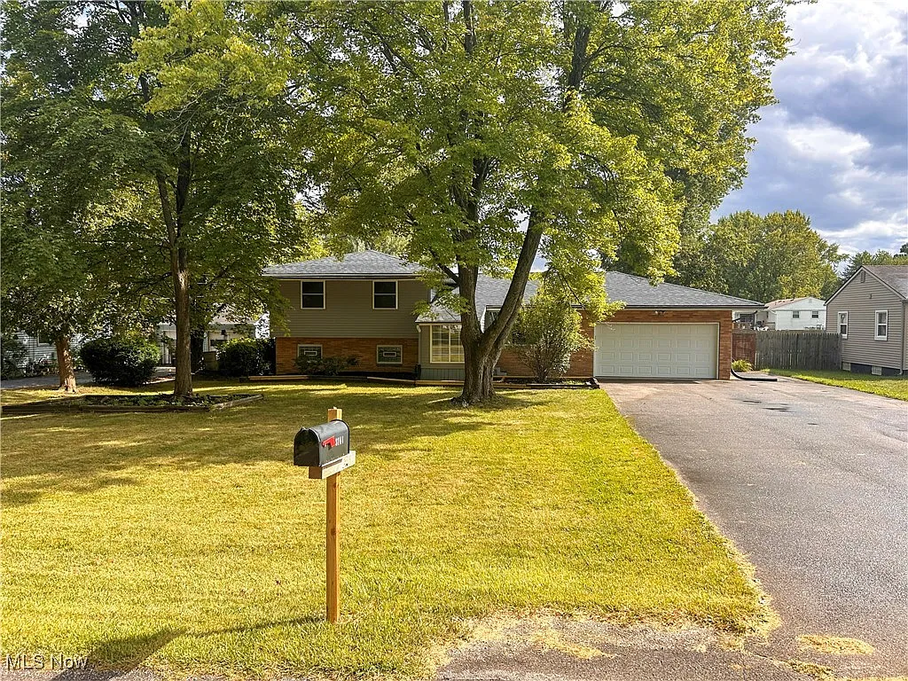 3744 Valacamp Ave SE photo 1